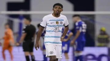 في الدوري الإنجليزي.. ويسلي فوفانا يتجاوز الحد في النقاط السوداء